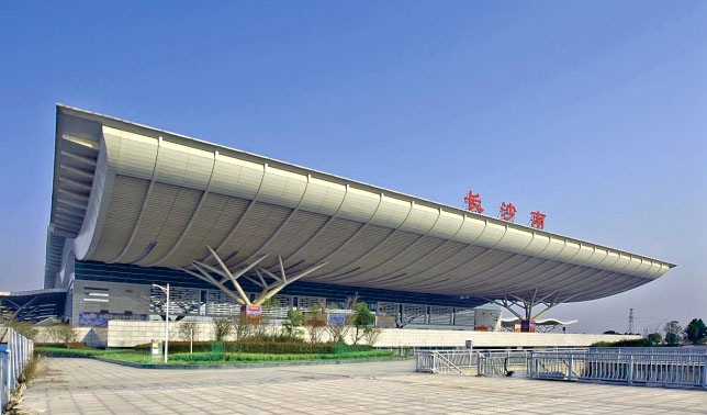 長(zhǎng)沙火車(chē)南站西廣場(chǎng)配電間維護(hù)